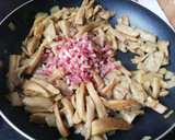 Foto del paso 4 de la receta: Setas con pasta y jamón al Curry🍄