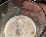 A picture of step 4 of Apple choco chips muesli smoothie.