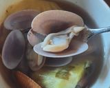Hình bước làm 3 của món Canh ngao hoa nấu dứa