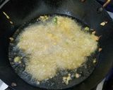 A picture of step 4 of Noodles pakoras.