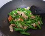 Foto langkah ke 3 dari resep Bunga bawang tumis tempe.