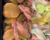 Foto del paso 7 de la receta: Alitas de pollo al horno con patatas