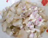 Hình bước làm 1 của món Bánh bột lọc trần nhân tôm
