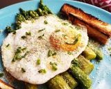 Foto del passaggio 5 della ricetta Asparagi e occhio di bue