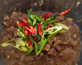 Foto langkah ke 6 dari resep Daging Sapi Lada Hitam.