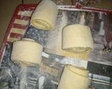 A picture of step 5 of Rolled doughnut.