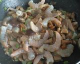 Foto del paso 6 de la receta Arroz con setas y gambas