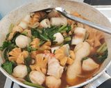 Foto langkah ke 11 dari resep Steamboat Tom Yum.