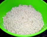 A picture of step 1 of Ground Rice Cake.