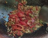 Foto langkah ke 2 dari resep Tumis Ikan Asin pedas.