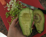 Foto del paso 1 de la receta: Ensalada de aguacate con aceite de coco