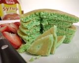 Foto langkah ke 3 dari resep Buttermilk Pandan Pancake *mudah*.