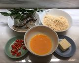 Foto langkah ke 1 dari resep Udang Goreng Gandum ala Singapore.