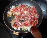 Foto del paso 1 de la receta: Relleno de empanadillas de pollo