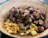 Une image de l'étape 12 de Bœuf braisé aux carottes et pommes de terre.
