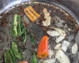A picture of step 2 of Gujarati Drumsticks dal.