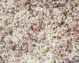 Foto del paso 3 de la receta: 🐰Huevo de Pascua salado 🐰Receta viral #3 🐰Ensalada de atún, verdeo y arroz parboil🐰