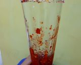 Foto langkah ke 1 dari resep Korean Strawberry Milk.