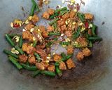 Foto langkah ke 6 dari resep Tumis tempe toge kedelai kacang panjang.