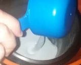 A picture of step 3 of 4 ingredients Oreo dessert.