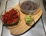 A picture of step 3 of Chorizo with Beans and Guacamole by @Jauregri🍴.