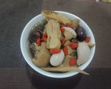 何首烏燉雞湯(簡單料理)的食譜步驟7照片