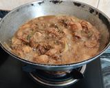 A picture of step 3 of Chilli Chicken with Sauces.
