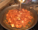 Foto del paso 7 de la receta: Fideuá en pareja 💏(papa👨‍🍳cocinando👨‍🍳y yo de pinche 👩🏻‍🍳🤳)
