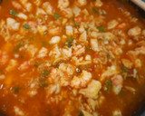 Foto del paso 4 de la receta: Fideuá de merluza y gambas con alioli