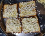 गार्लिक ब्रेेड टोस्ट (garlic bread toast recipe in marathi) रेसिपी स्टेप 4 फोटो