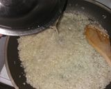 Foto del paso 1 de la receta: Merluza con arroz y salsa de coco y nata