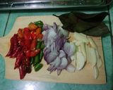 Foto langkah ke 2 dari resep Telur Ceplok Kuah Santan.