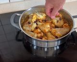 Foto del paso 6 de la receta: Rape en salsa de zanahorias, langostinos y arándanos