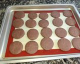 Foto del paso 4 de la receta: Alfajores rellenos de chocotorta