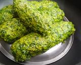 बथुए के पतोड़े (Bathue Ke Patode Recipe in Hindi) रेसिपी चरण 2 फोटो