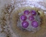 Foto langkah ke 4 dari resep Pilus a.k.a Timus a.k.a Bola bola Ubi Ungu.