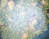 Foto del paso 7 de la receta: Guisantes con Shiitake, Gambones y Bacon en Reducción de Soja, Naranja, Miel y Albahaca