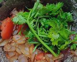 A picture of step 3 of Kanduri chicken gravy.