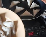 Foto langkah ke 4 dari resep Samosa Isi Ayam.