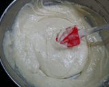 A picture of step 5 of Multicoloured floral muffin.