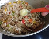A picture of step 4 of Soyabean tricolor capsicum pulav.