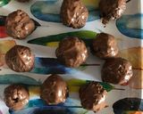 A picture of step 4 of Chocolate Covered Mini Oatmeal Treats.