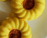 A picture of step 4 of Oiled Turmeric Idli.
