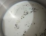 A picture of step 2 of Oreo Doodh Pati.