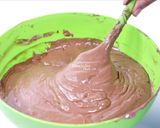 Foto langkah ke 4 dari resep Brownies Kukus Keju.