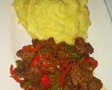 A picture of step 3 of Mashed potatoes and beef stir fry.