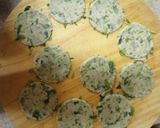 A picture of step 4 of Methi puri.