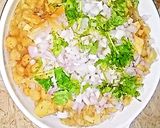 A picture of step 5 of Ami style chana chat.