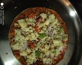 लेफ्टओवर रोटी का पिज़्ज़ा (leftover roti ka pizza recipe in Hindi) रेसिपी चरण 2 फोटो