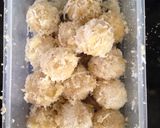 Hình bước làm 2 của món Raffaello Maison (Tự làm kẹo Raffaello kiểu Pháp)